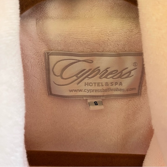 Soft Pink Women's Lounge Robe - Picture 2 of 7